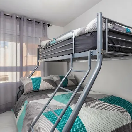 Baltico, 50m To Locos Apartment Torrevieja